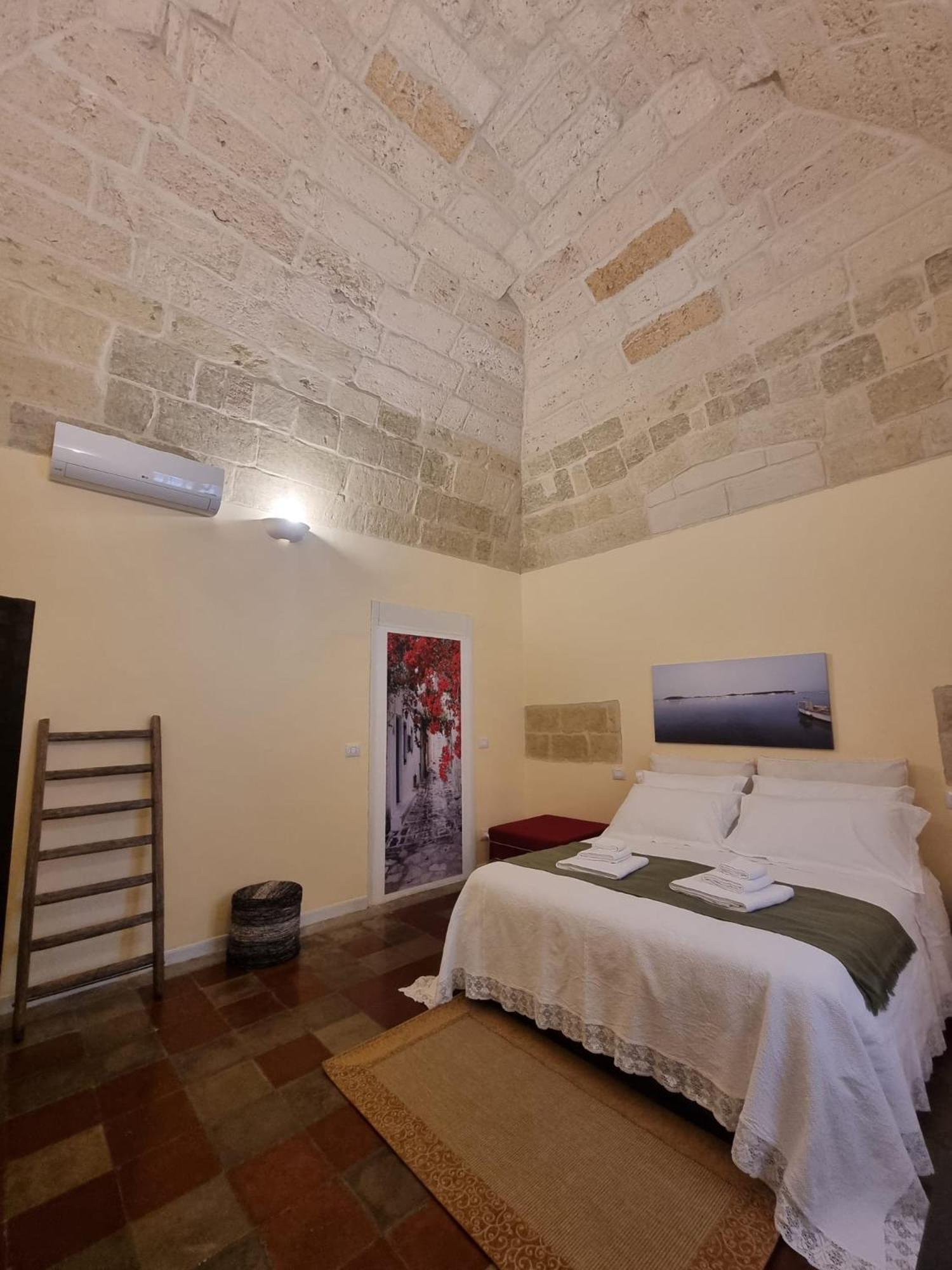 La Volta Bed & Breakfast Lecce Bagian luar foto
